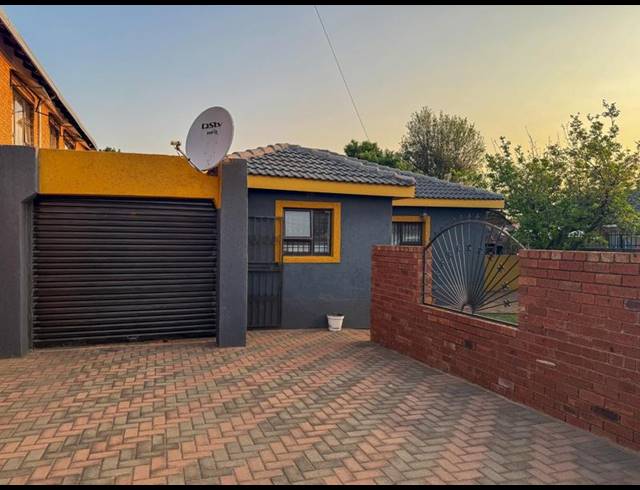4 BEDROOM HOUSE FOR SALE IN HOSPITAL VIEW